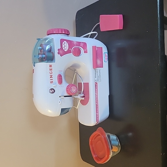 singer Other Singer Zigzag Chainstitch Sewing Machine For Kids